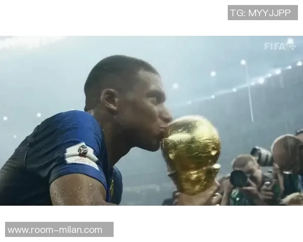 姆巴佩荣膺九月最佳奖杯再破门分享伯纳乌之夜的美妙时刻